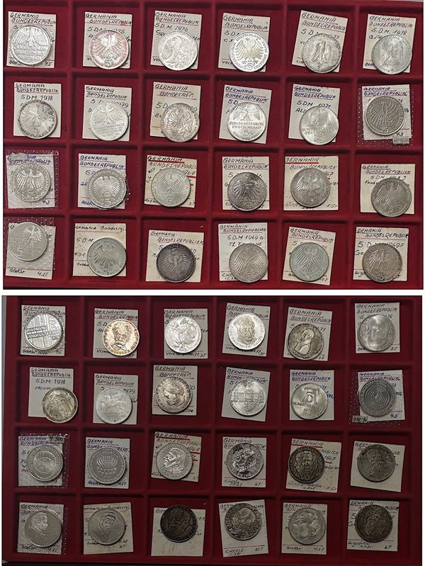 GERMANIA FEDERALE. Lotto di ventiquattro monete da cinque marchi commemorative in argento.