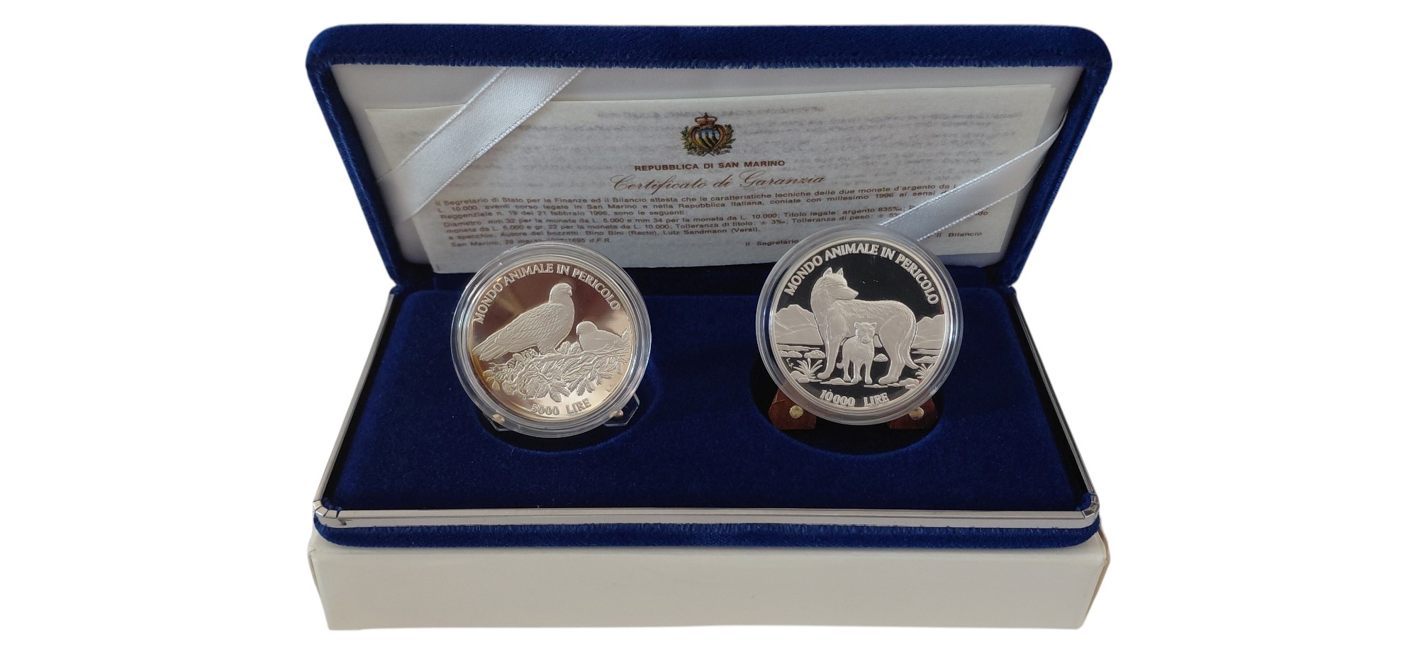 San Marino, 1996, cofanetto con 2 monete in argento fondo specchio (proof) da Lire 5.000 e Lire 1...