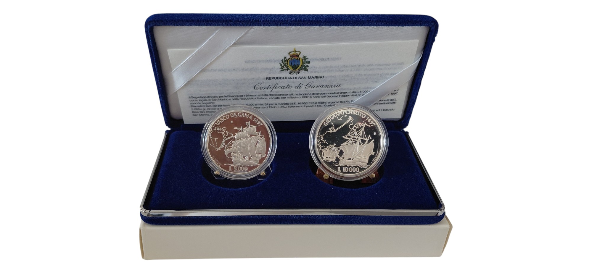 San Marino, 1997, Cofanetto con 2 monete in argento 835‰ Fondo Specchio (proof) da 5.000 e 10.000...