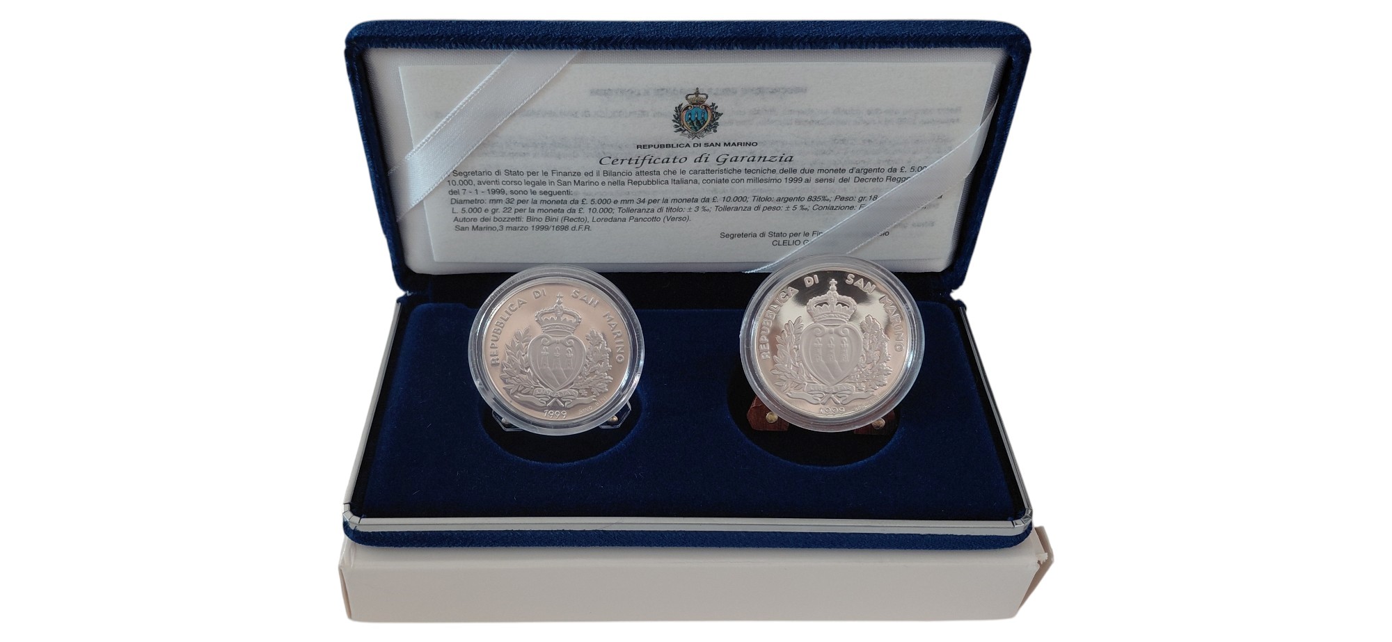 San Marino, 1999, Cofanetto con 2 monete in argento Fondo Specchio (proof) da Lire 5.000 e Lire 1...