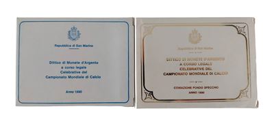 San Marino, 1990, dittici celebrativi del Campionato Mondiale di Calcio con quattro monete d’arge...