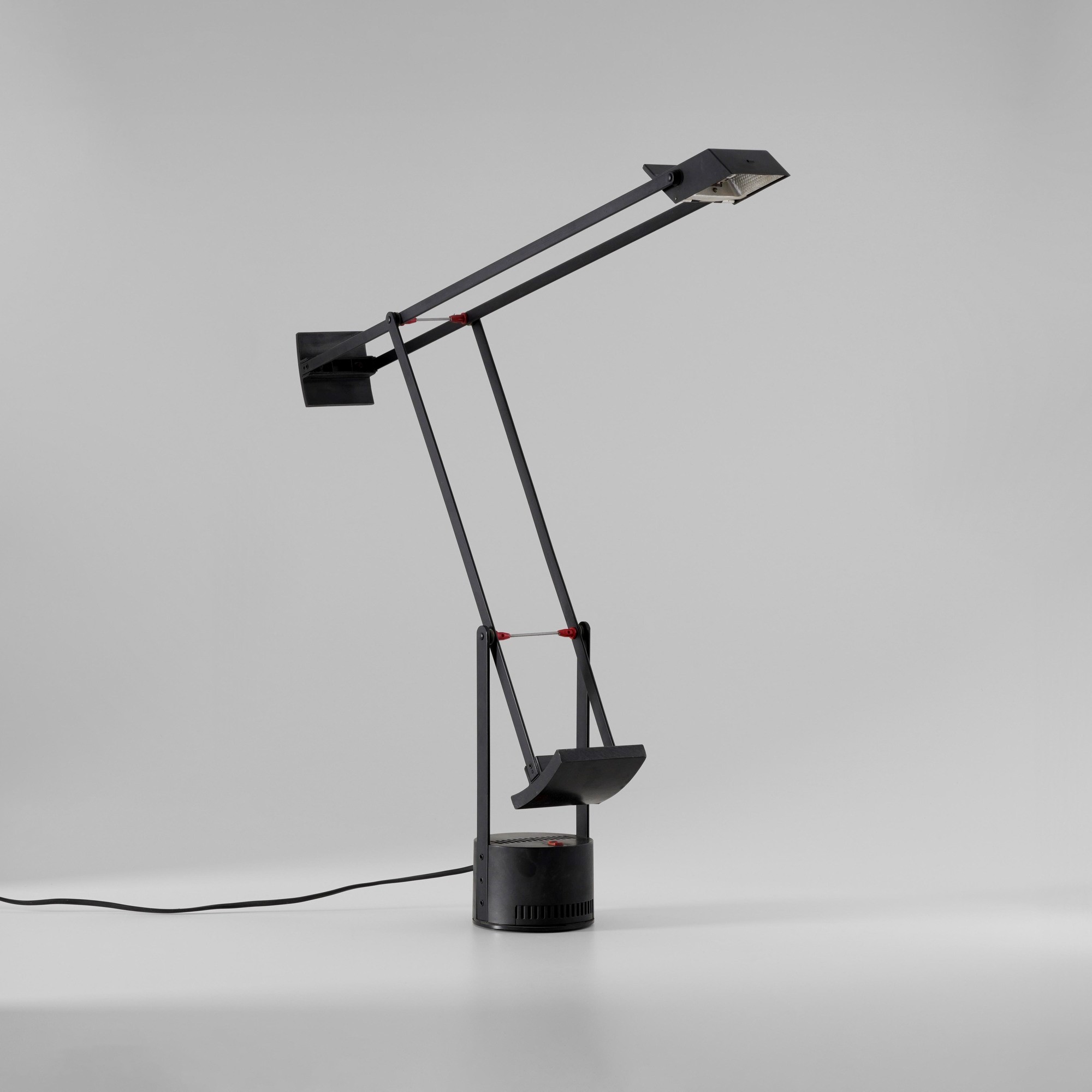Richard Sapper - Lampada da tavolo mod. Tizio