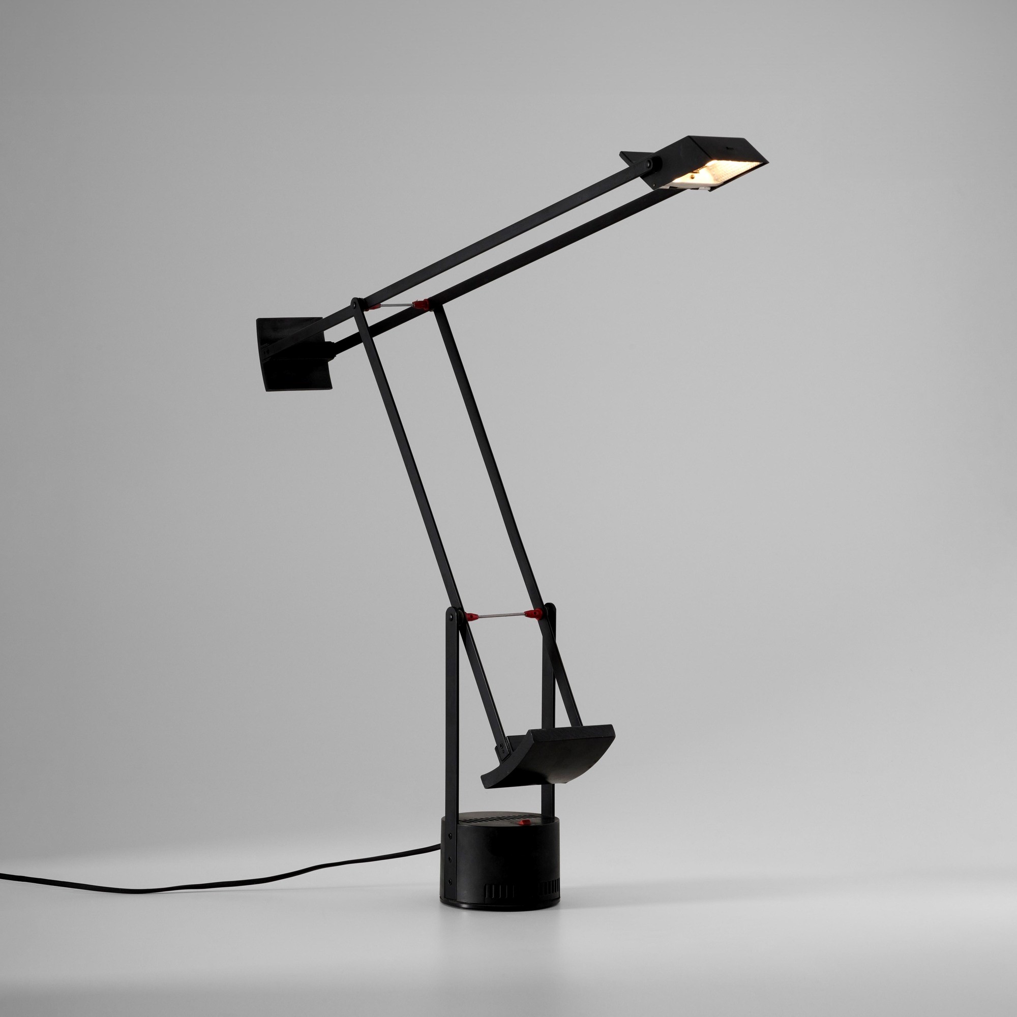 Richard Sapper - Lampada da tavolo mod. Tizio