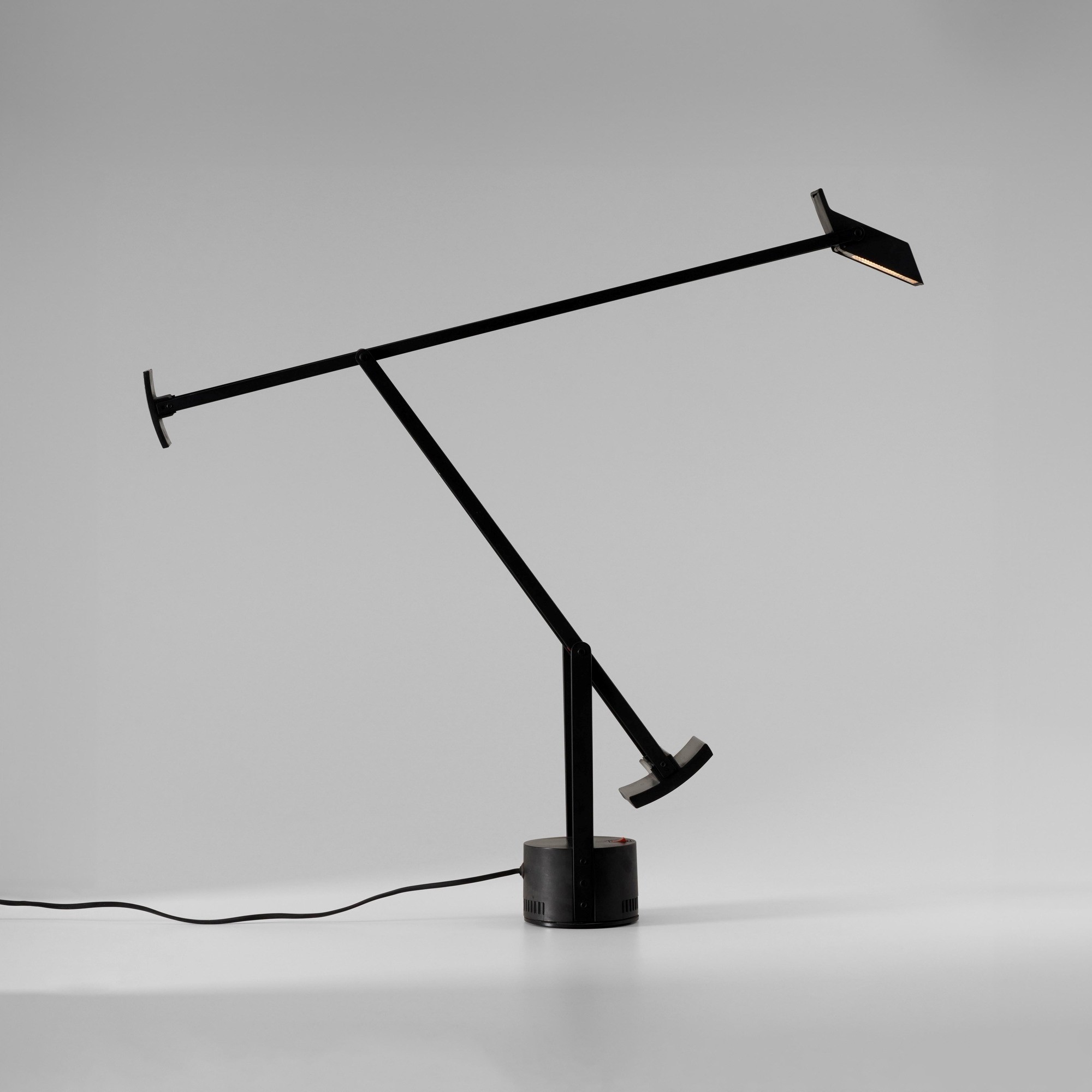 Richard Sapper - Lampada da tavolo mod. Tizio