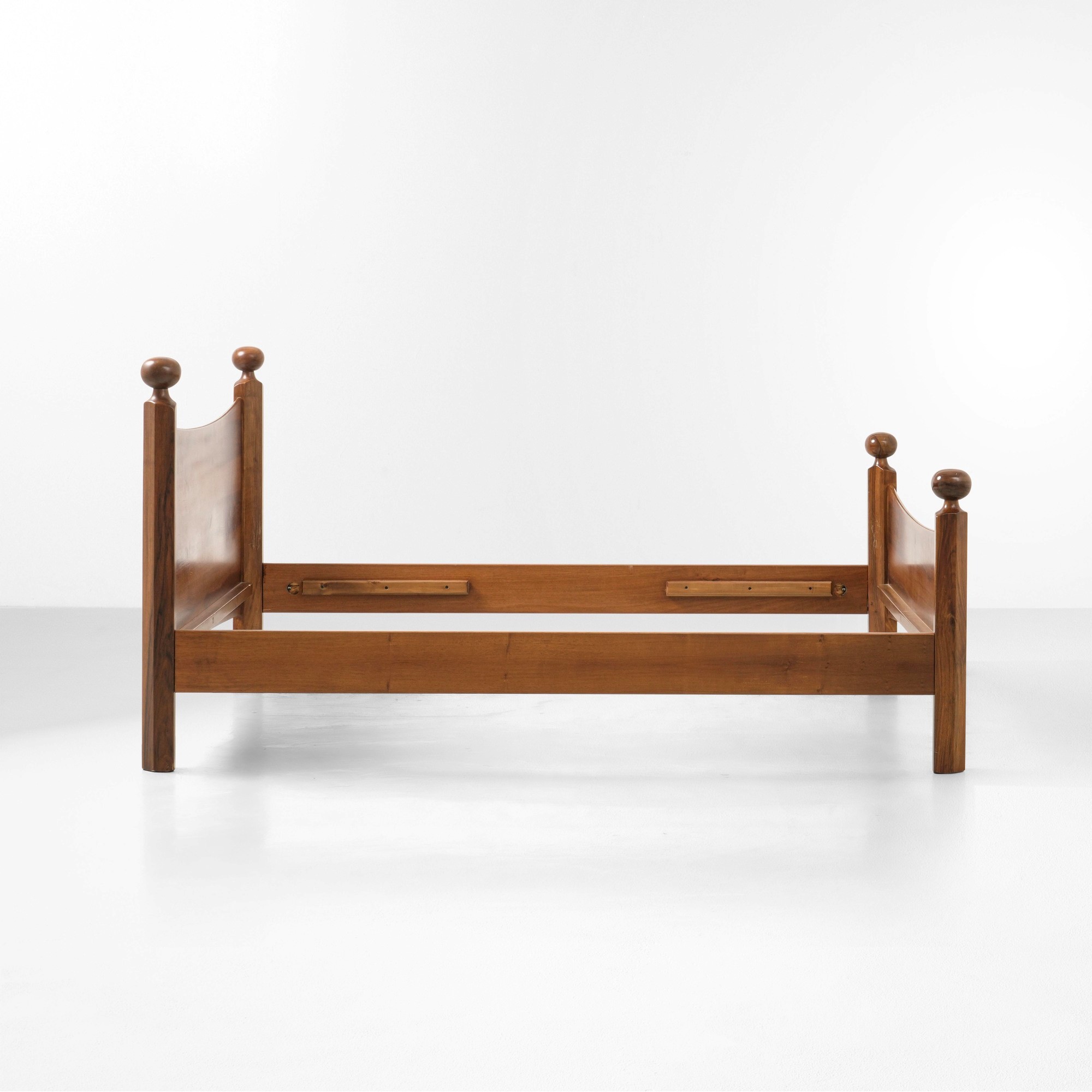 Luigi Caccia Dominioni - Letto mod. L4 “Chesa Laria”