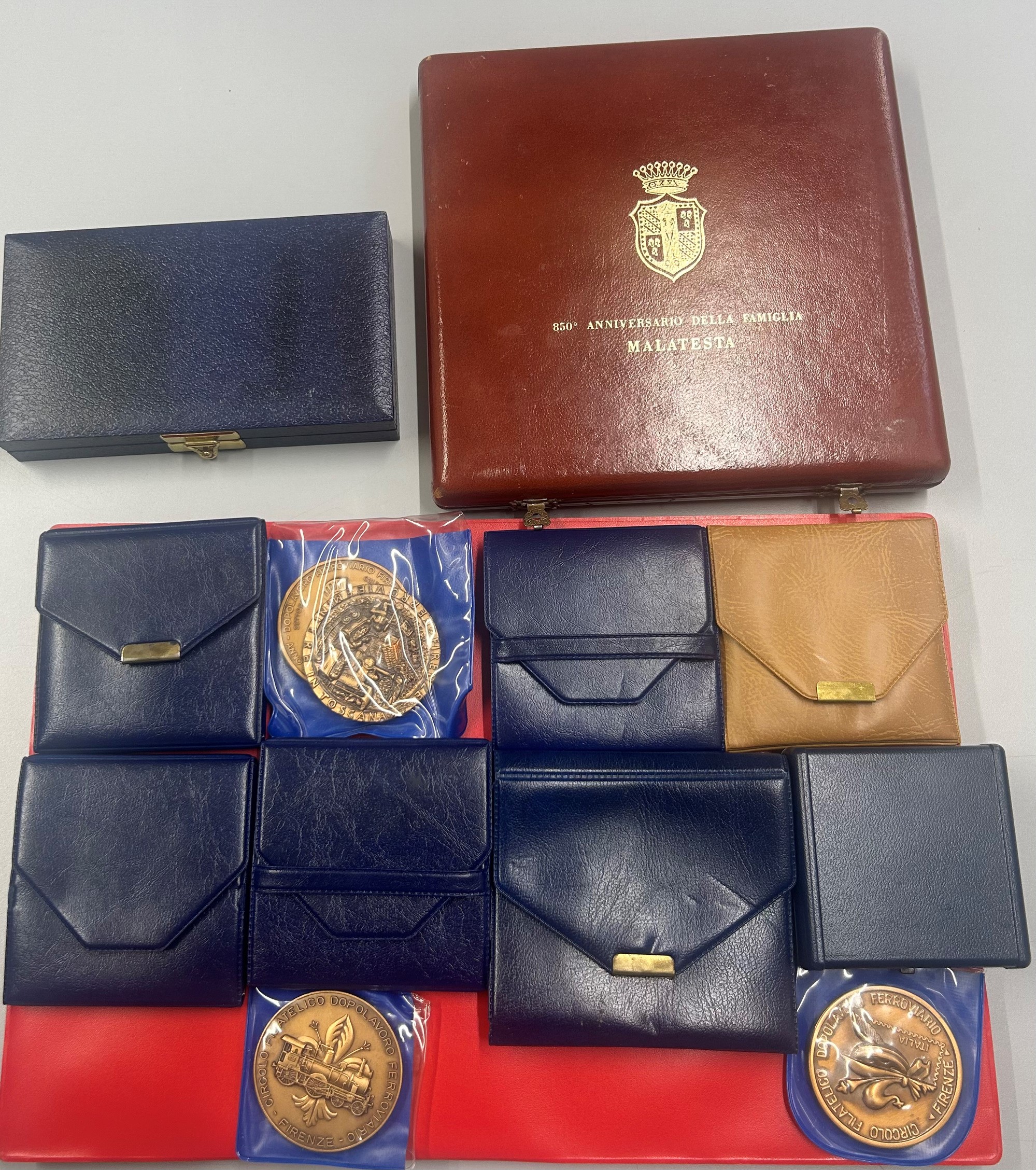 Firenze, Lotto di quattordici medaglie coniate in argento e altri metalli