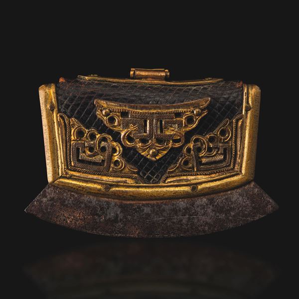 Accendino in bonzo raffigurante maschera taotie con decori geometrici, Tibet, XVIII secolo