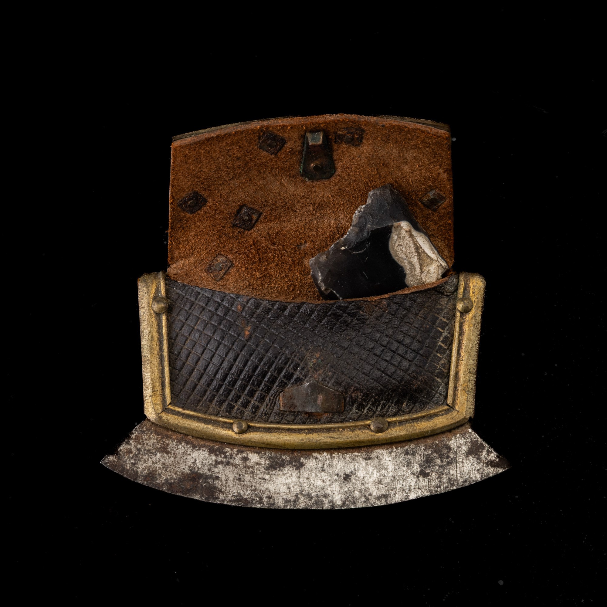 Accendino in bonzo, maschera taotie con decori geometrici, Tibet, XVIII secolo