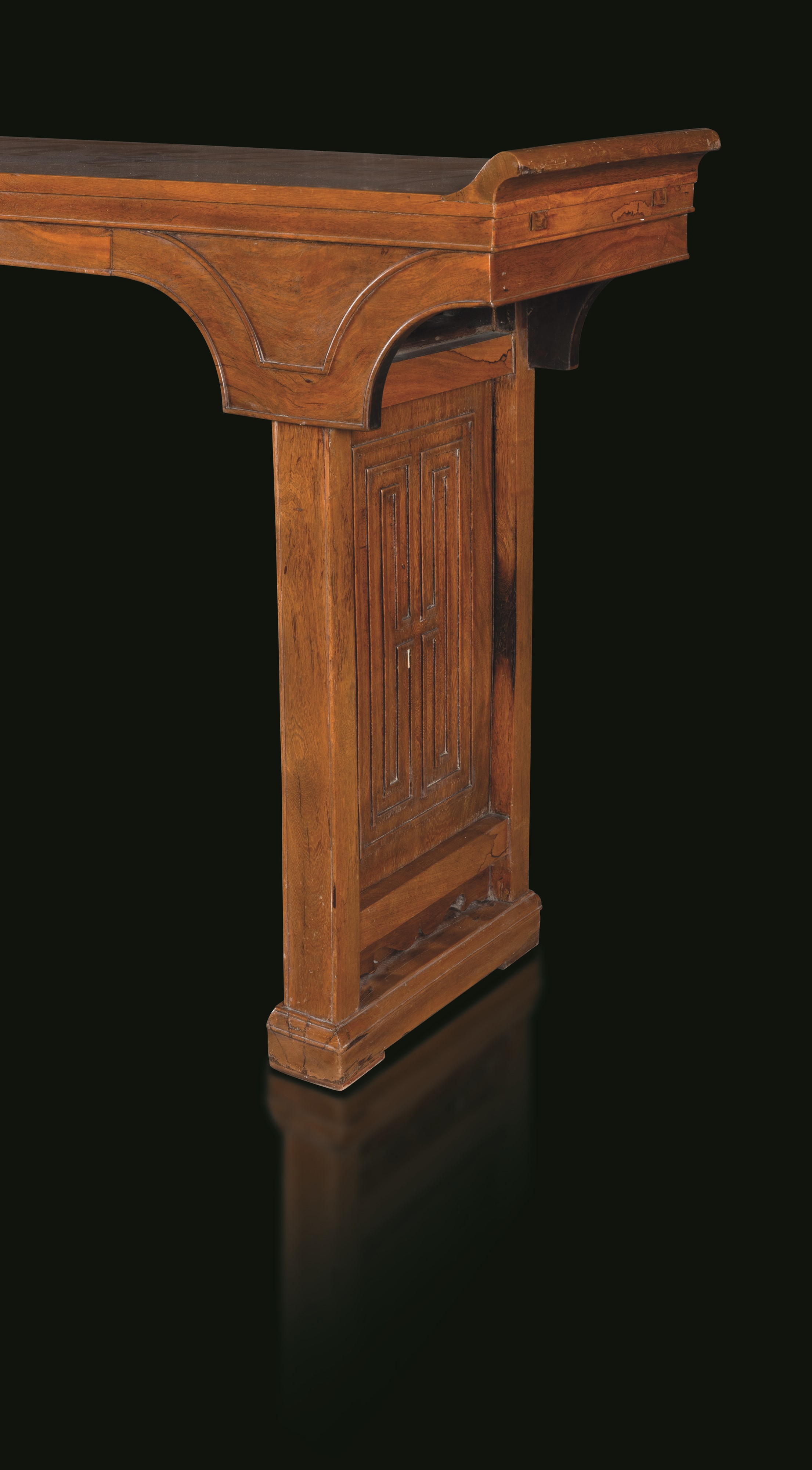 Console cerimoniale in legno Huanghuali, Cina, Dinastia Qing (XIX secolo)