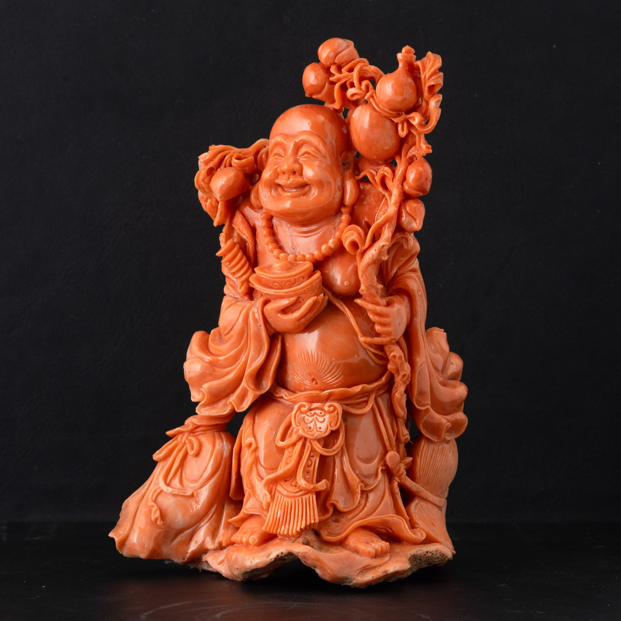 Figura di Budai in corallo, Cina, Dinastia Qing, XIX secolo