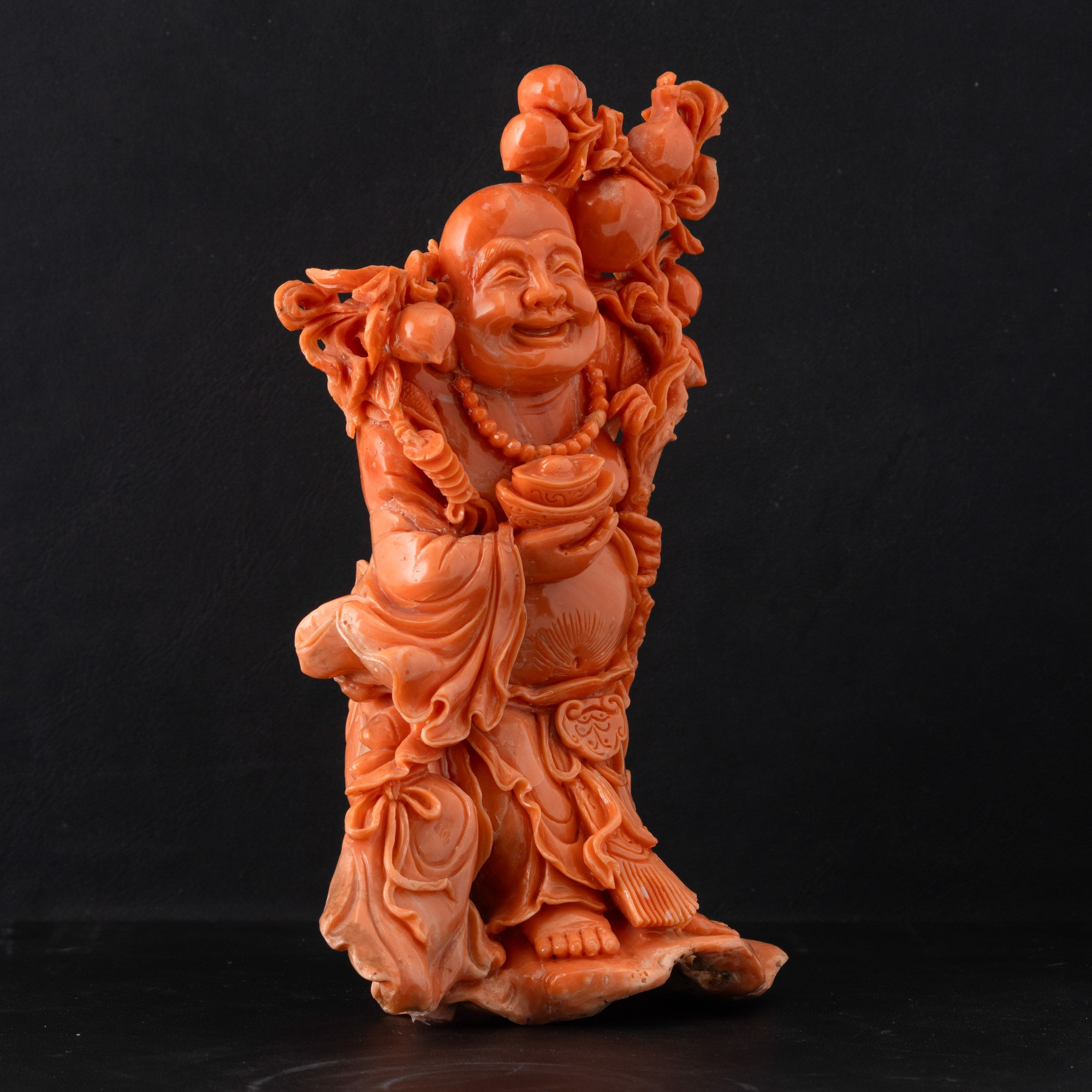 Figura di Budai in corallo, Cina, Dinastia Qing, XIX secolo
