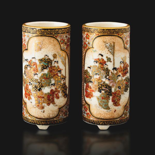 Coppia di miniature di vasi in ceramica Satsuma, Giappone, XIX secolo