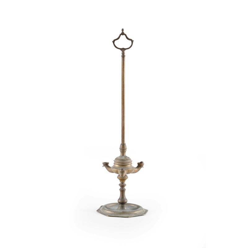 Lampada fiorentina in metallo a tre fiamme  - Asta Antiquariato - Cambi Casa d'Aste