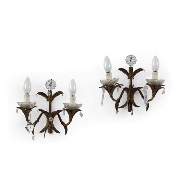 Coppia di appliques in metallo dorato