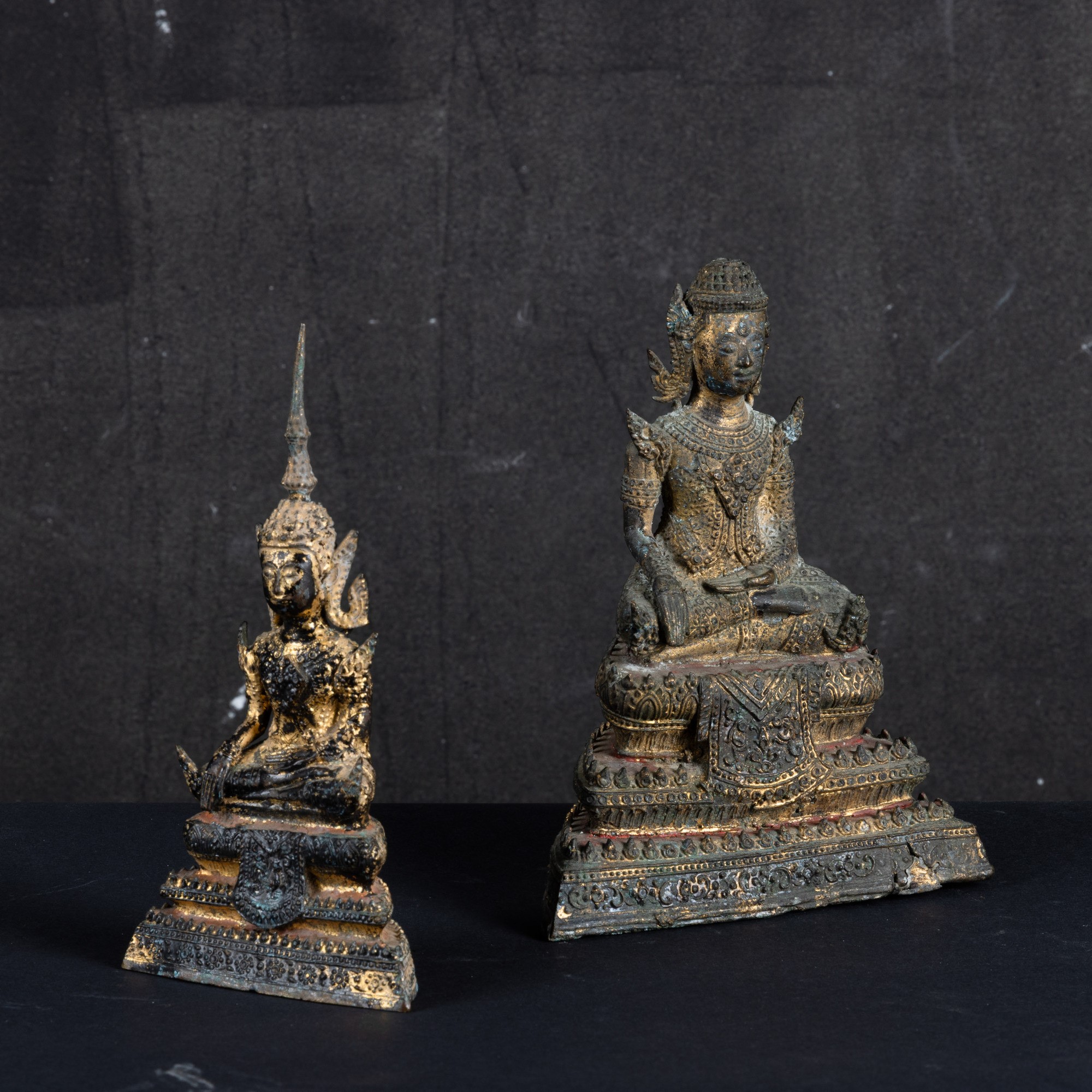 Doppia raffigurazione di Buddha, Bronzo con tracce di doratura, Thailandia, XIX secolo