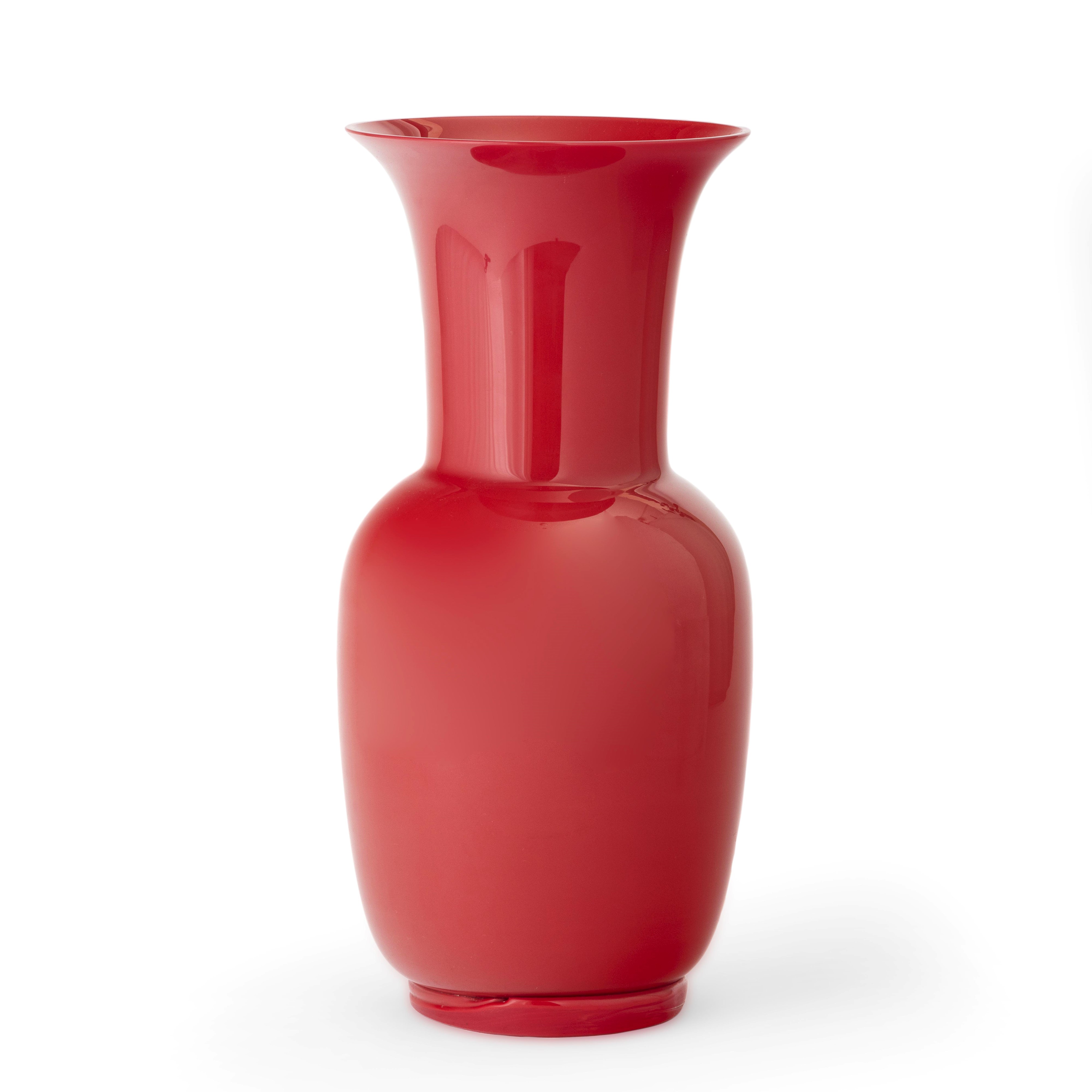 Venini, Vaso a balaustro Opalini in vetro soffiato rosso antico, Murano (2006)