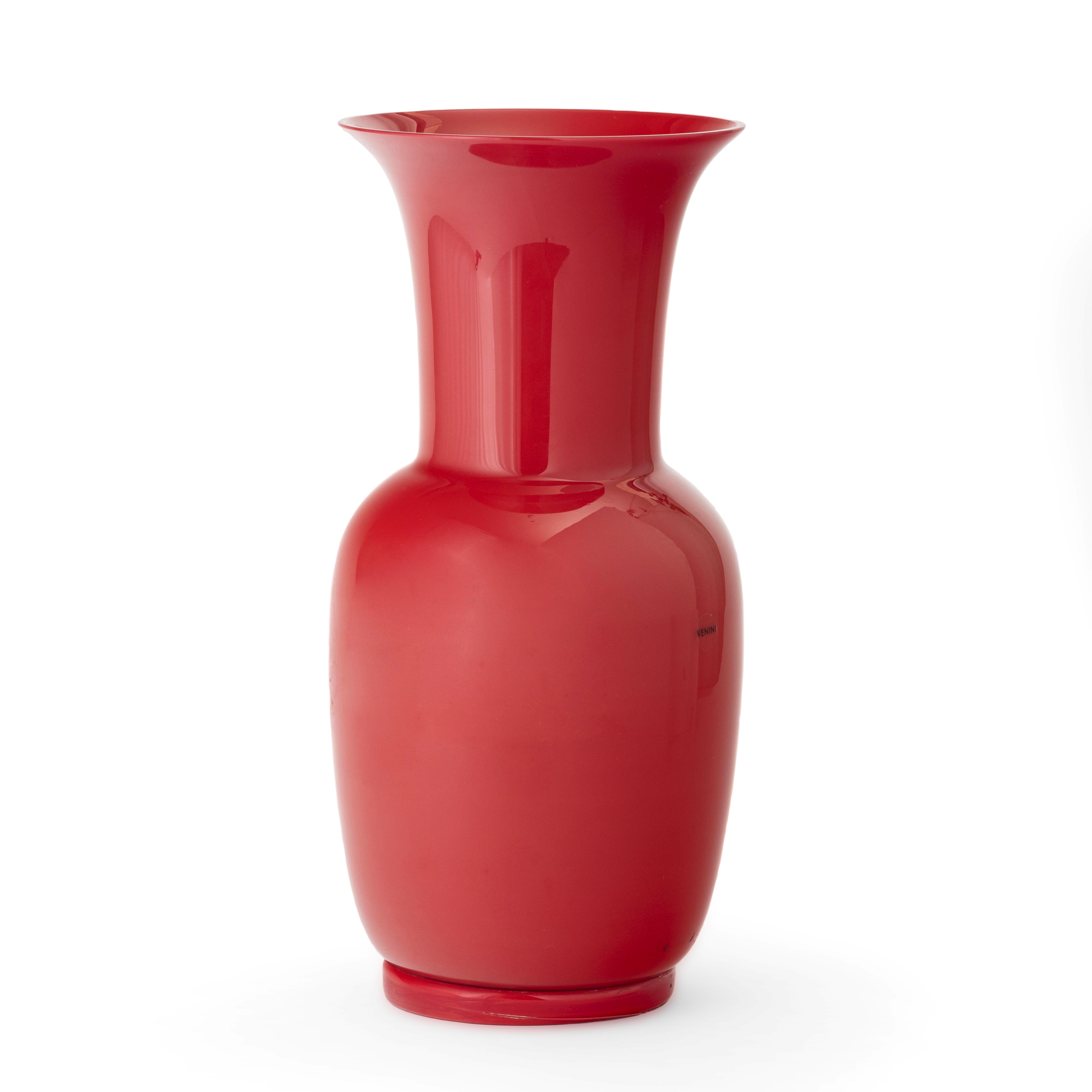 Venini, Vaso a balaustro Opalini in vetro soffiato rosso antico, Murano (2006)