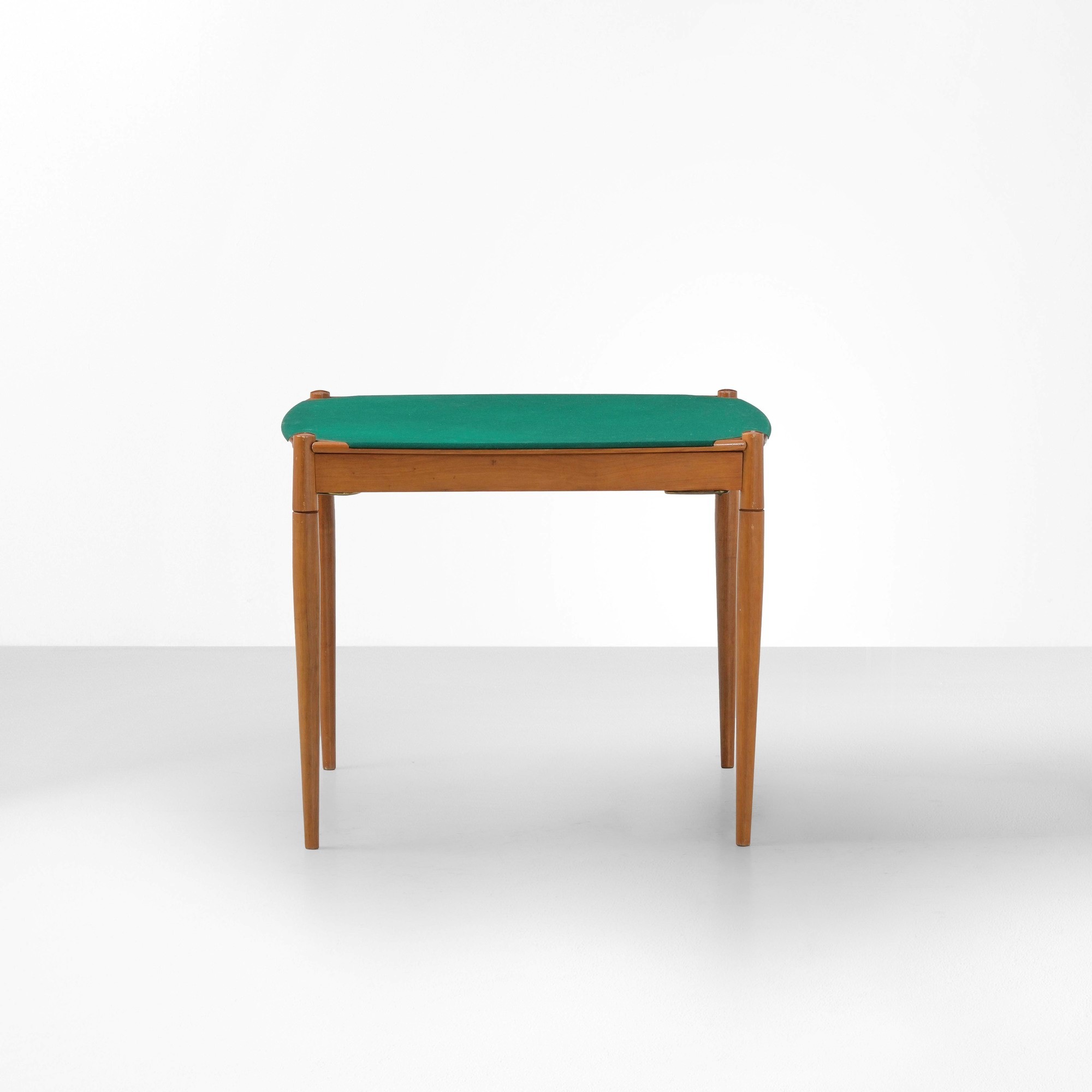 Gio Ponti - Tavolo da gioco in legno con piano in panno e posaceneri estraibili