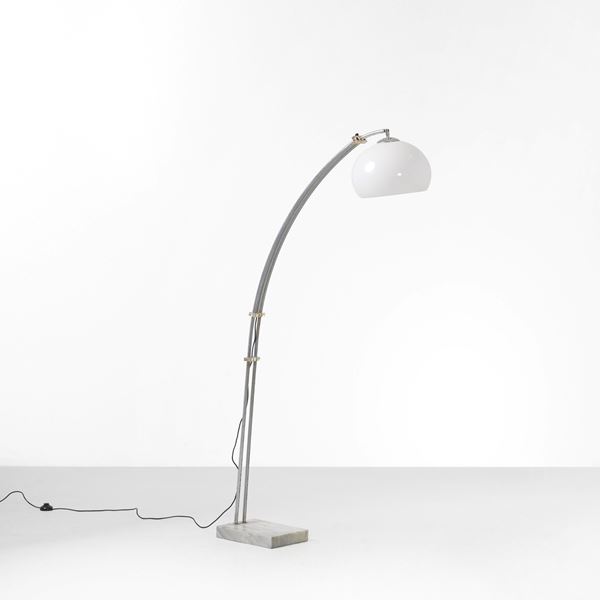 Lampada da terra ad arco
