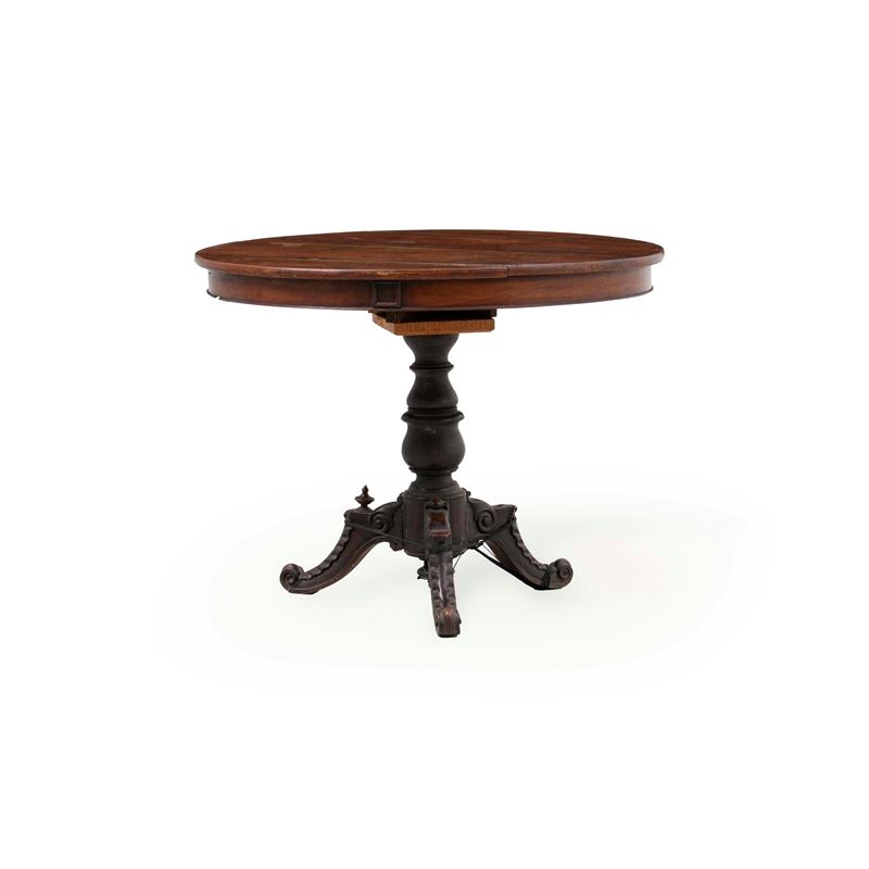 Tavolo tondo in noce. XIX secolo  - Asta Antiquariato - Cambi Casa d'Aste