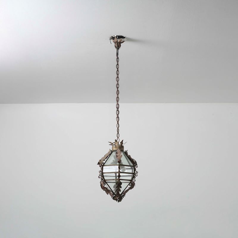 Lanterna da soffitto con foglie in metallo dipinto, in stile settecentesco  - Auction Antiques - Cambi Casa d'Aste