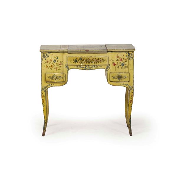 Toilette laccata in stile barocchetto genovese. XIX-XX secolo