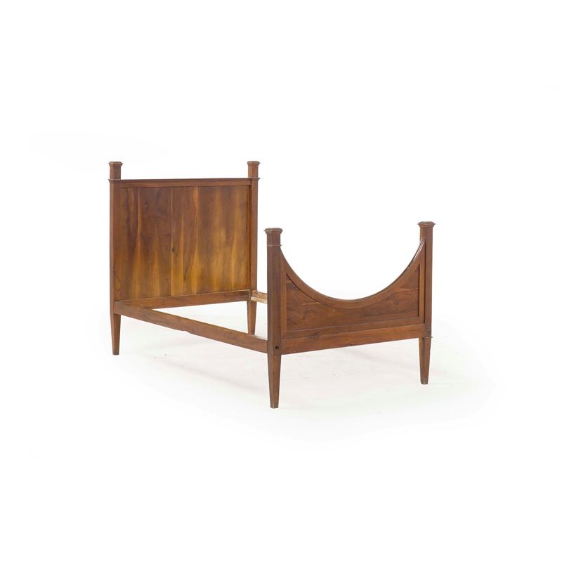 Letto in noce. Inizio XIX secolo  - Asta Antiquariato - Cambi Casa d'Aste