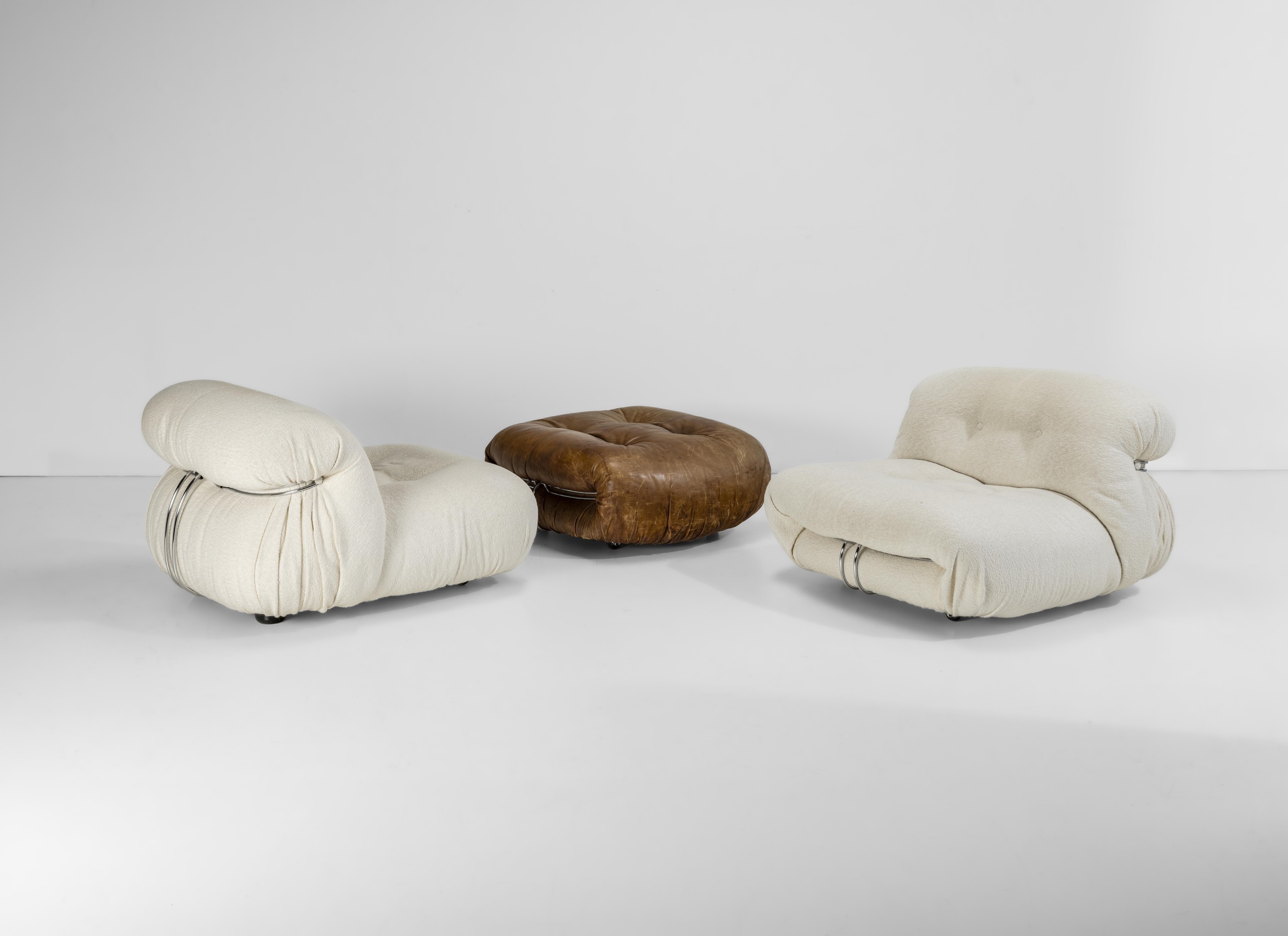 Afra e Tobia Scarpa - Due poltrone e pouf mod. Soriana