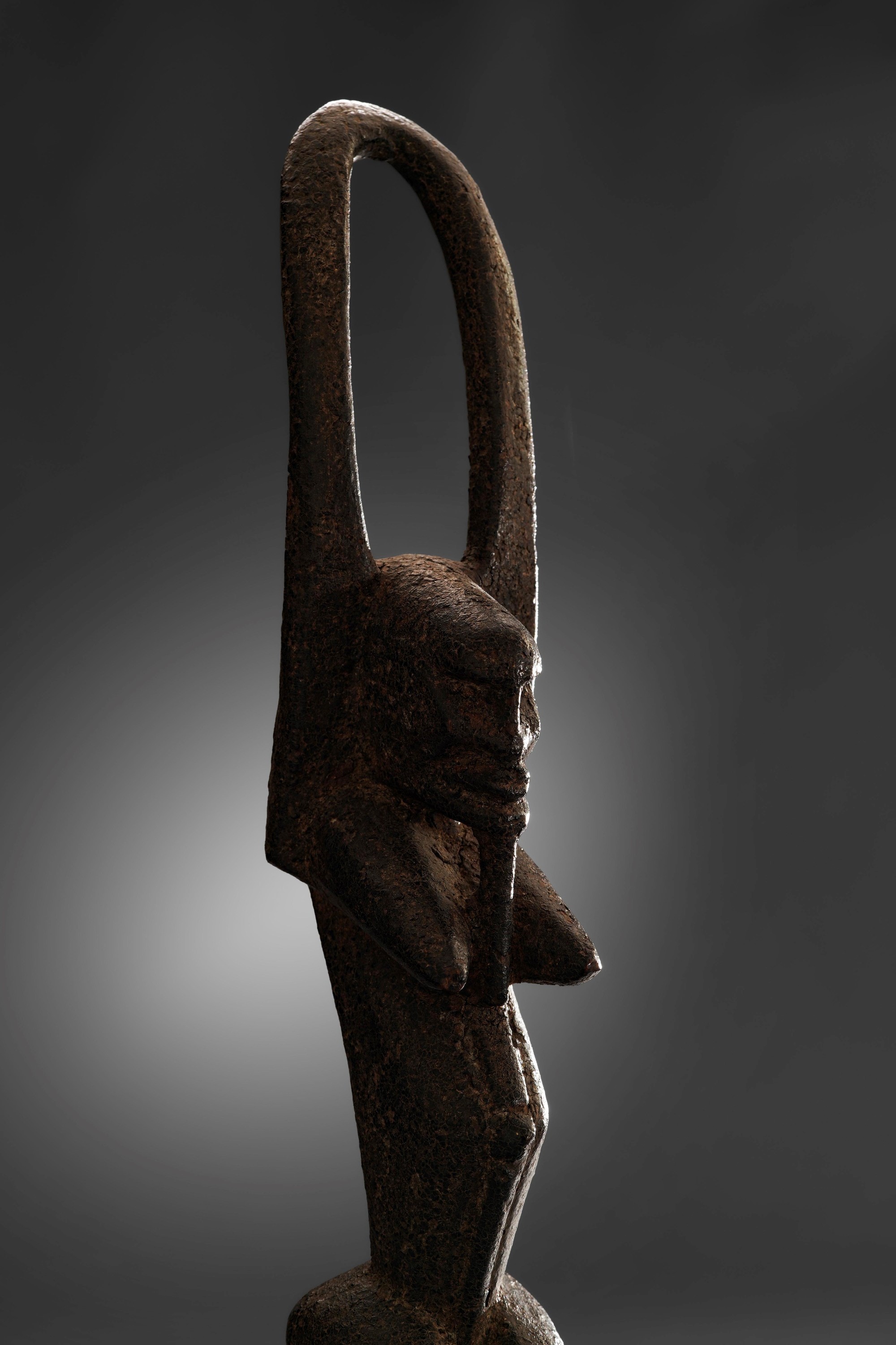 Tellem (attrib.), Mali, Statua in legno con patina scura