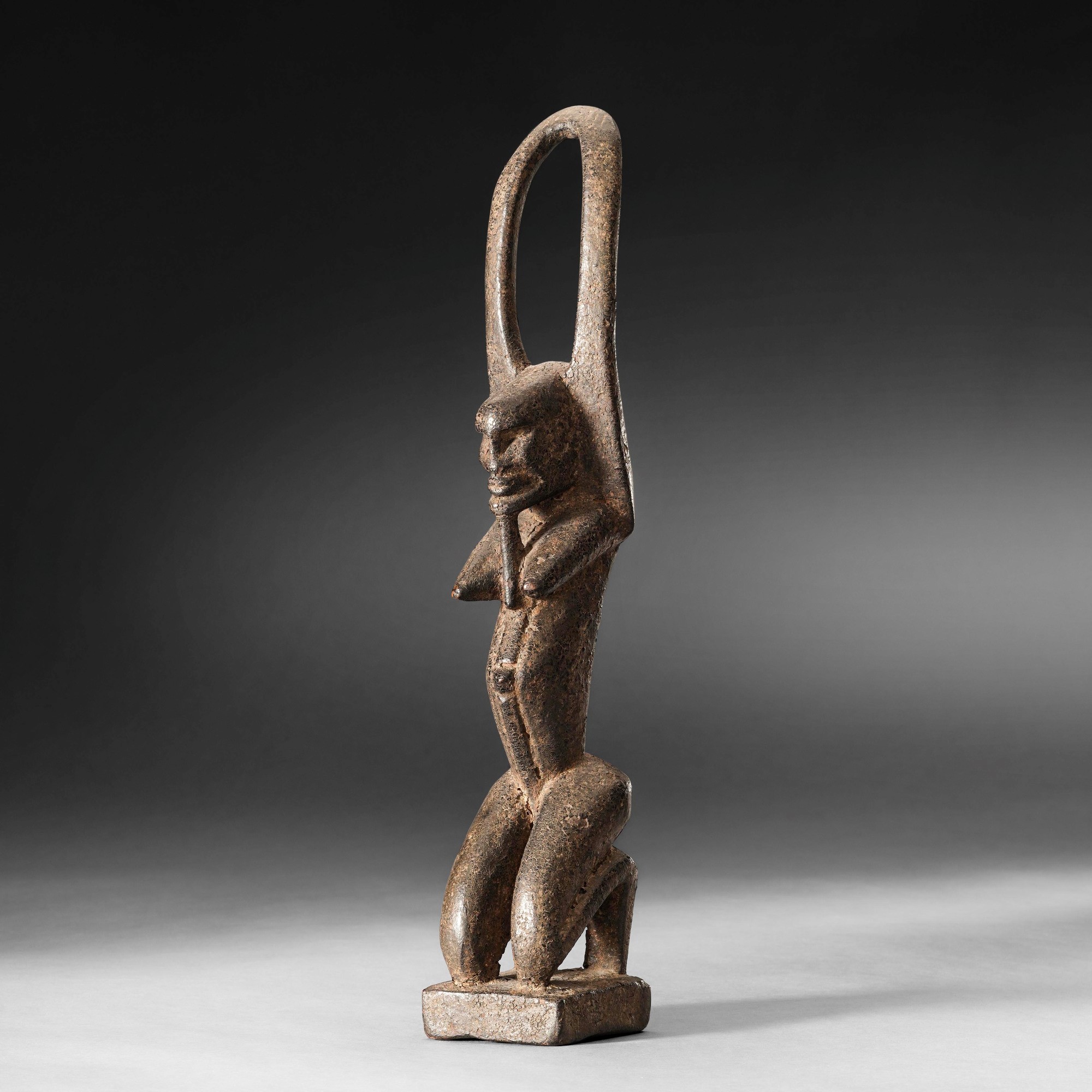 Tellem (attrib.), Mali, Statua in legno con patina scura
