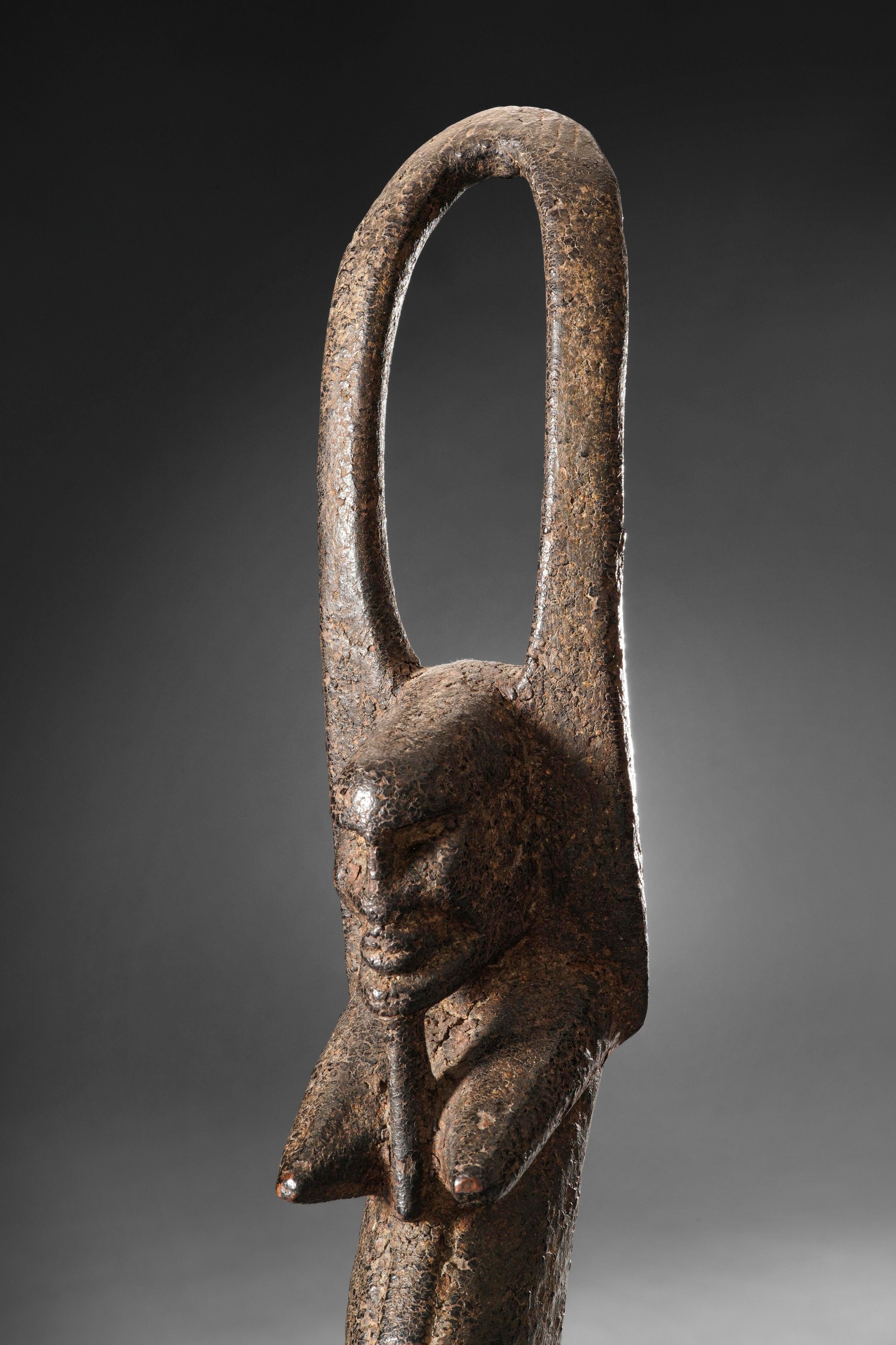 Tellem (attrib.), Mali, Statua in legno con patina scura