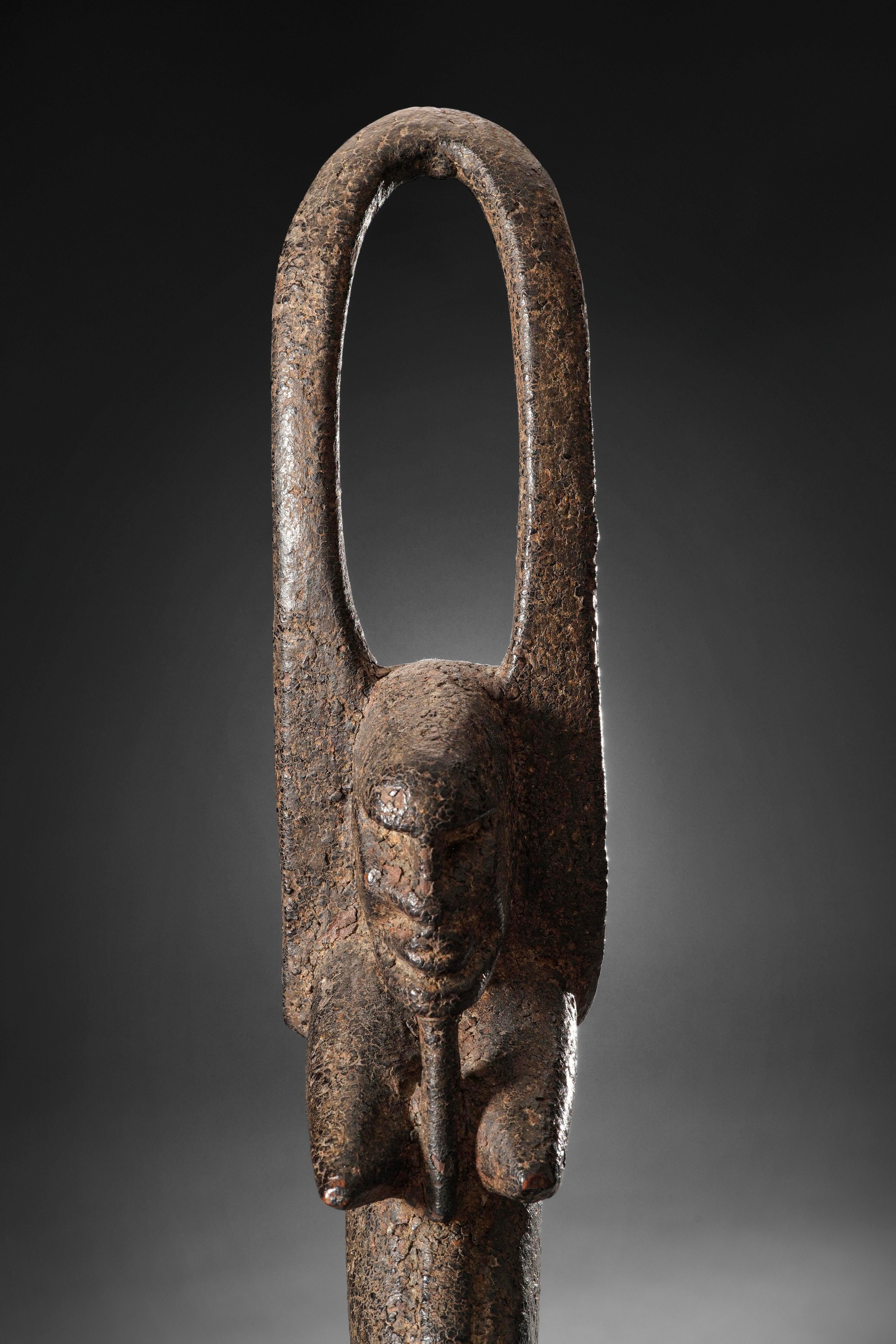 Tellem (attrib.), Mali, Statua in legno con patina scura