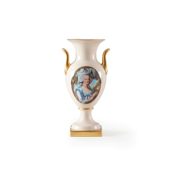 Vaso con decori in oro zecchino. Finzi, XX secolo