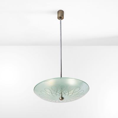 Lampada a sospensione in ottone nichelato con diffusori in cristallo curvato