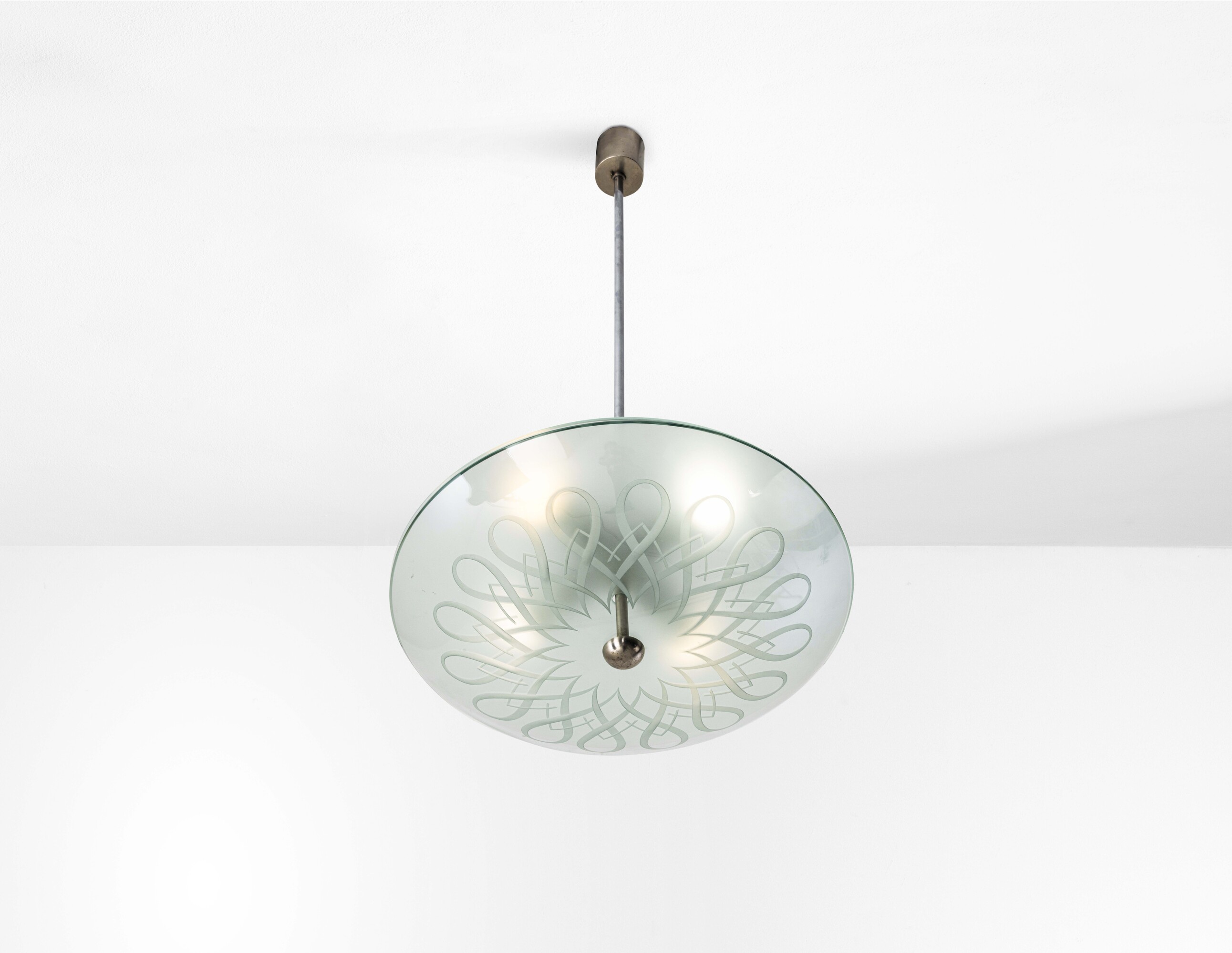 Gio Ponti - Lampada a sospensione in ottone nichelato con diffusori in cristallo curvato