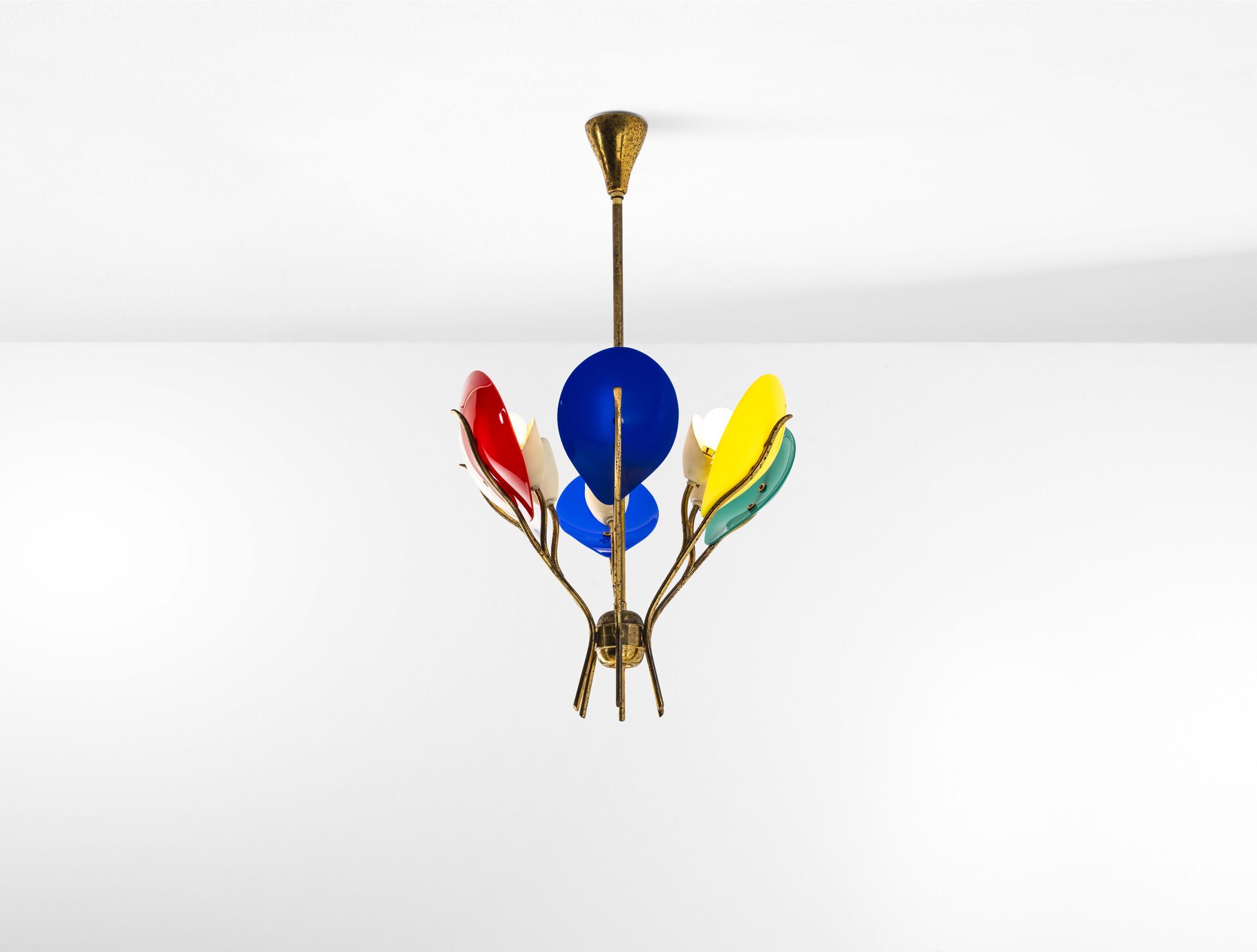 Angelo Lelii - Lampada a sospensione in ottone e perspex colorato