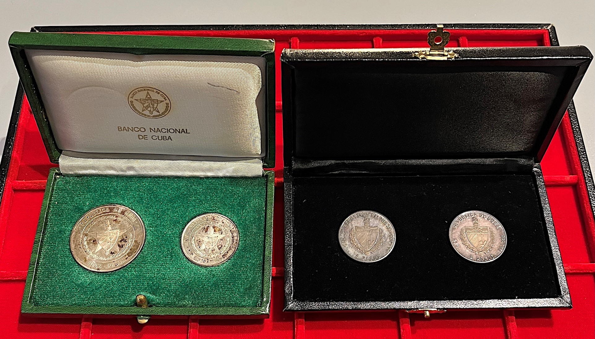 Cuba, lotto di quattro monete commemorative in argento (FAO 1985; XXV anniversario Banco Nacional...
