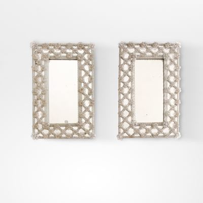 Due specchiere da parete con elementi decorativi in vetro di Murano