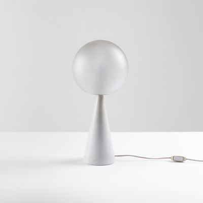 Lampada da tavolo mod. Bilia, struttura in metallo laccato e vetro satinato