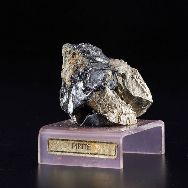 A cluster of pyrite microcrystals