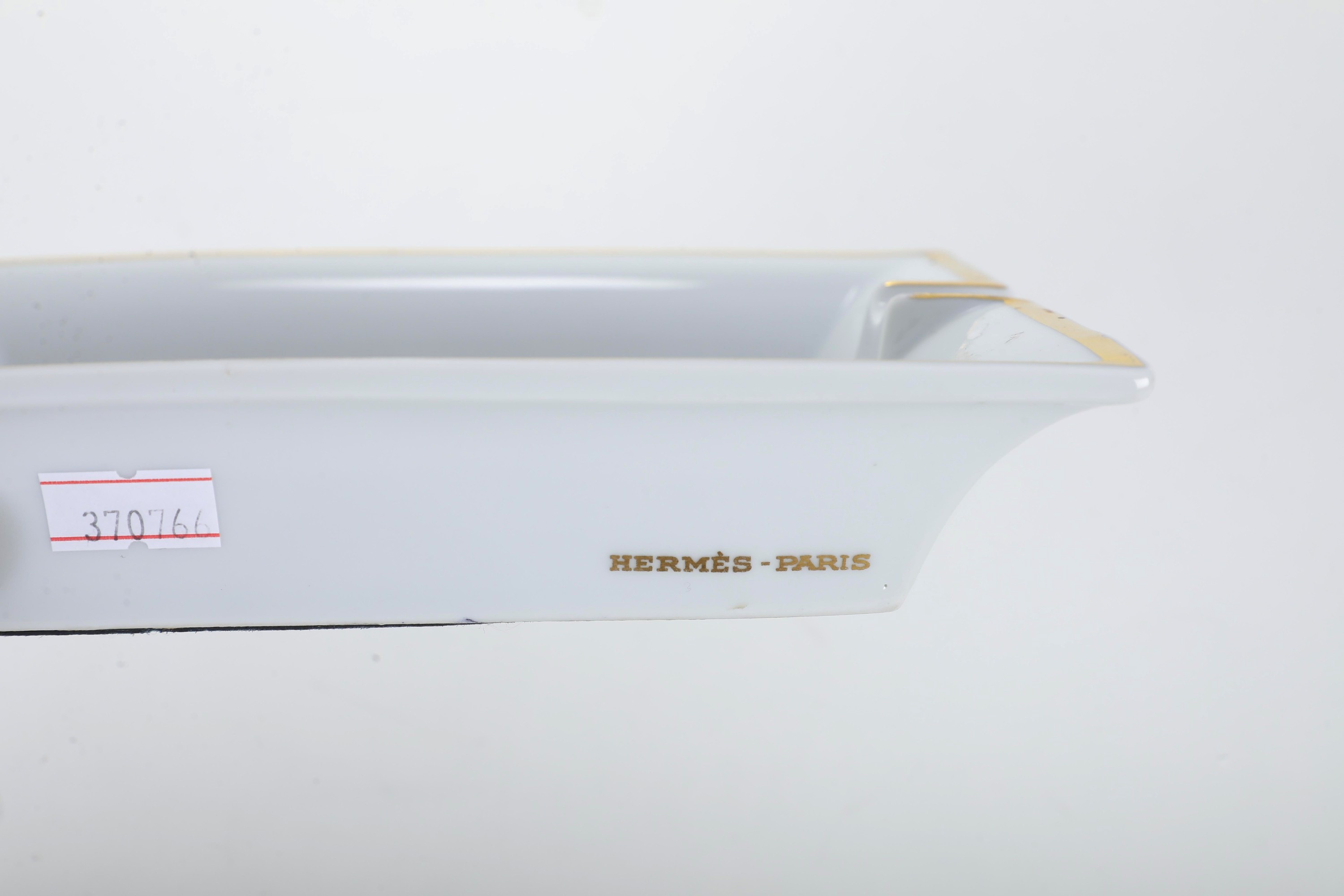 Hermès, Cavallo, porcellana policroma con decorazione dorata, XX secolo