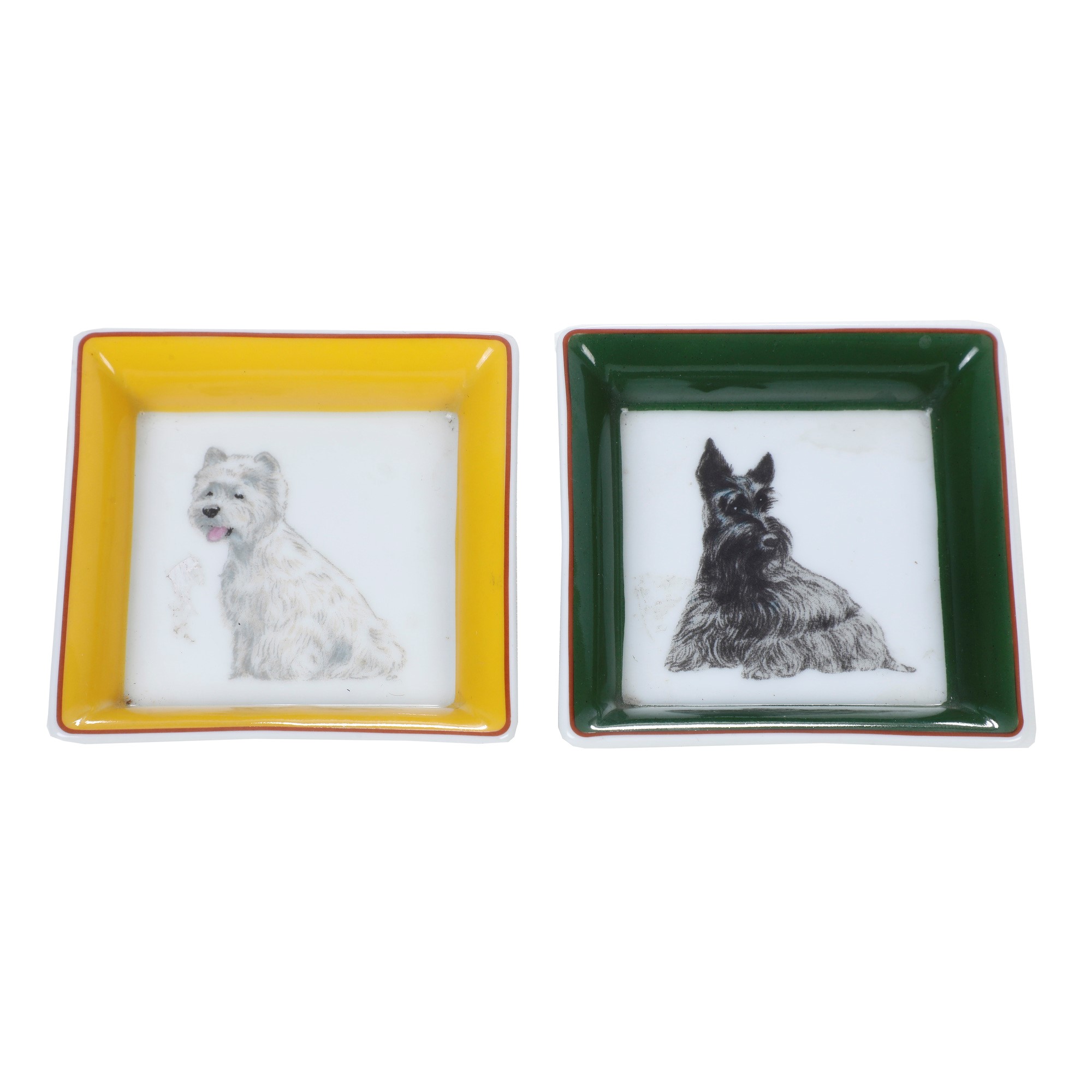 Hermès, Coppia di posacenere in porcellana con ritratti di Scottisch Terrier e White Terrier, XX ...