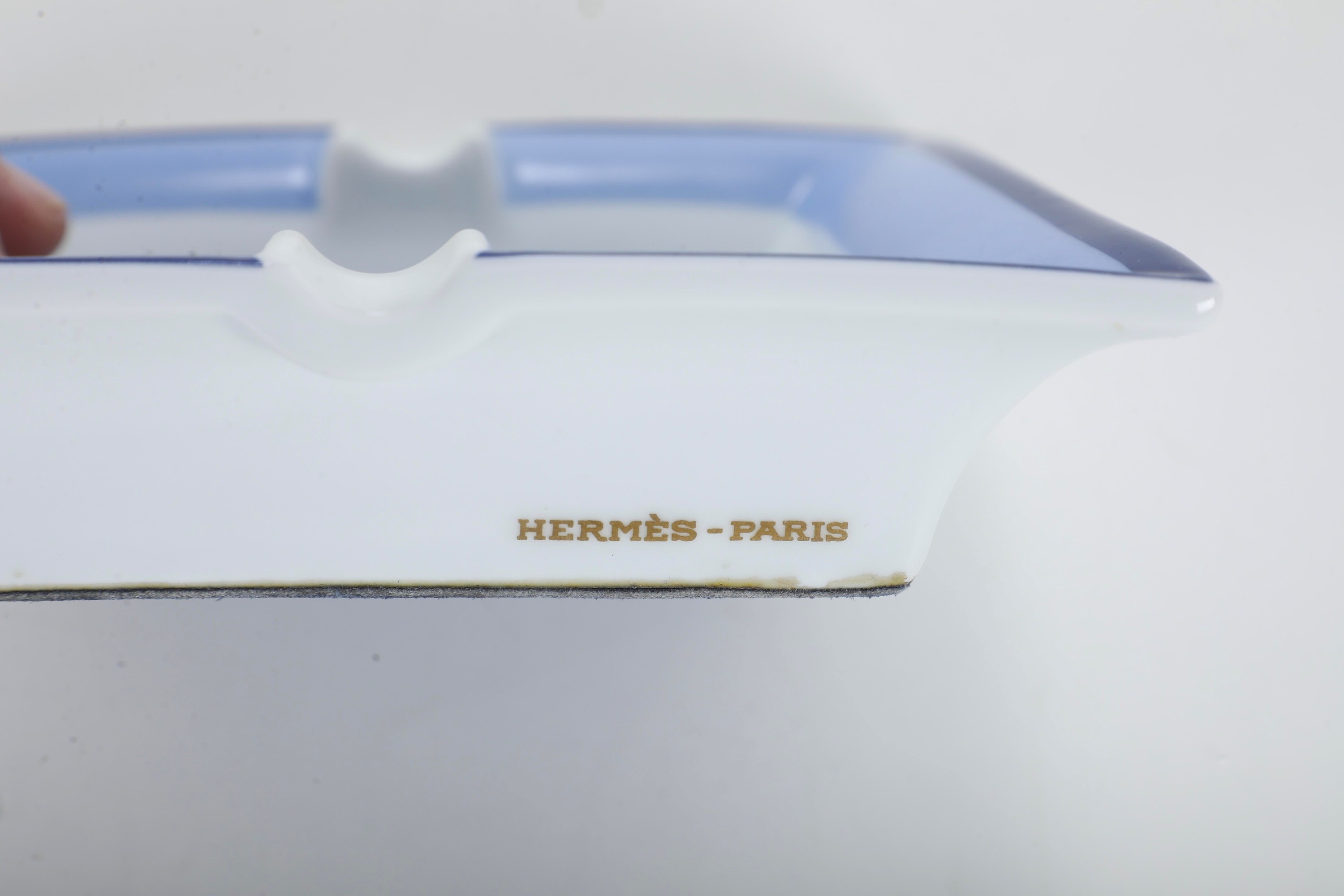 Hermès, Posacenere “1979 Premier Vol Boeing 747 UTA Cargo”, porcellana smaltata