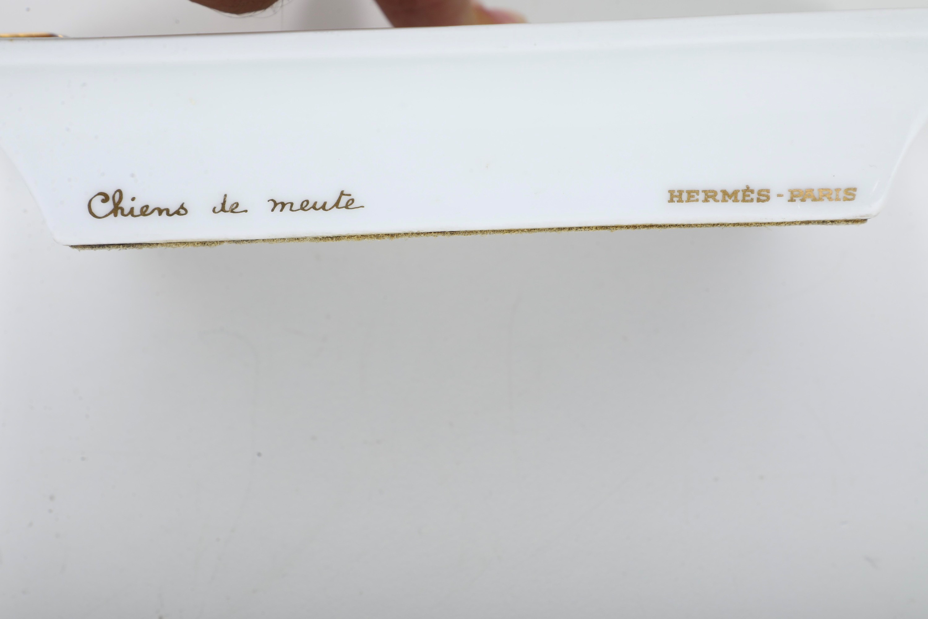 Hermès, “Chiens de meute”, porcellana decorata con coppia di cani da caccia, XX secolo