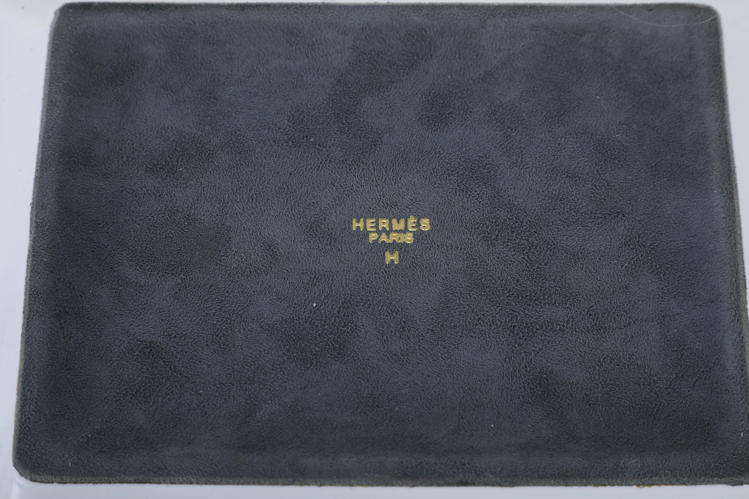 Hermès, cane con borsa Kelly, porcellana, marca “Hermès - Paris H” (XX secolo)