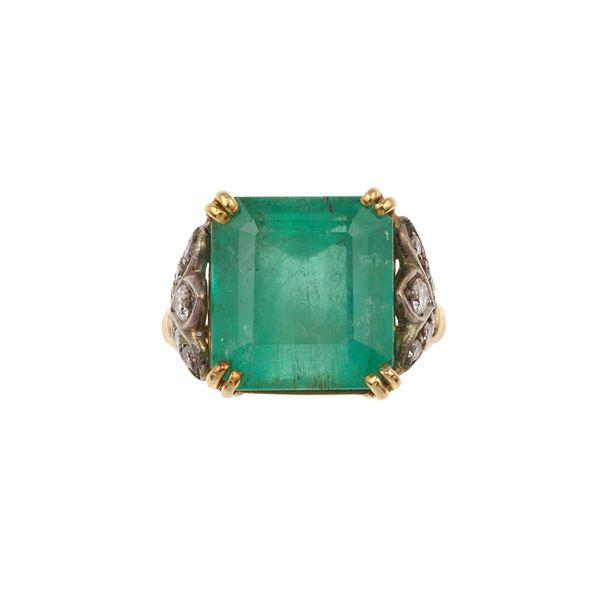 Anello con smeraldo Colombia di 12.00 circa e diamanti