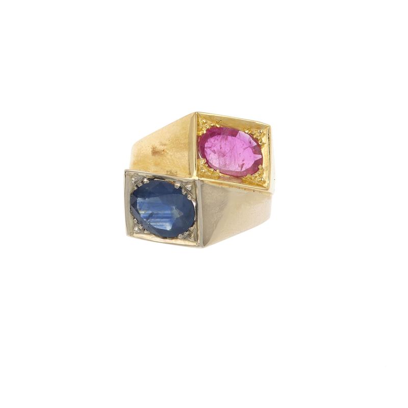 Sapphire, ruby and gold ring  - Auction Jewellery, silverware, furnishings, and objets d'art. A charitable bequest. - I - Cambi Casa d'Aste