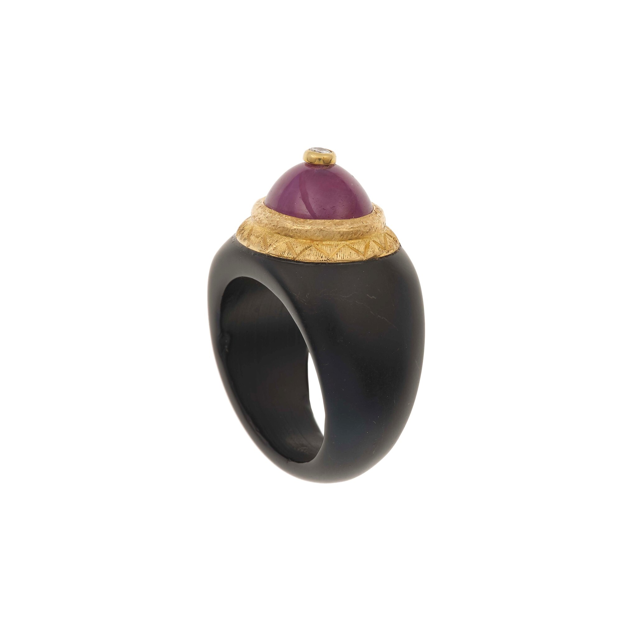 Anello con rubino cabochon e diamante, montatura in resina e oro giallo 750/1000
