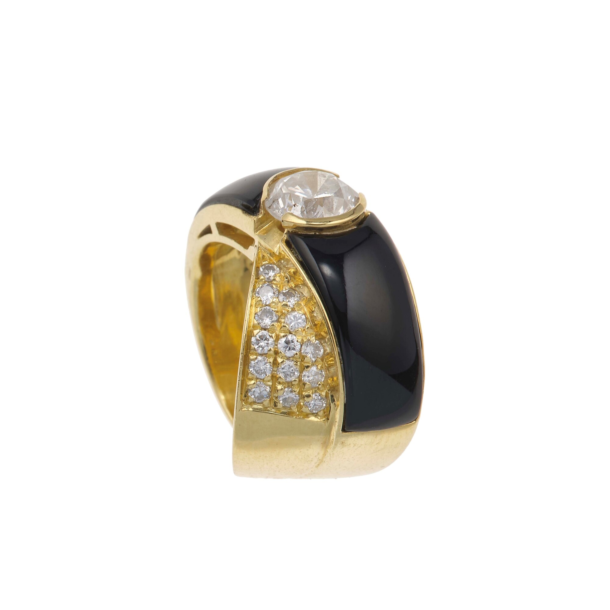 Anello in oro giallo 750/1000 con diamante centrale 1,40 ct circa e diamanti a contorno, smalto n...