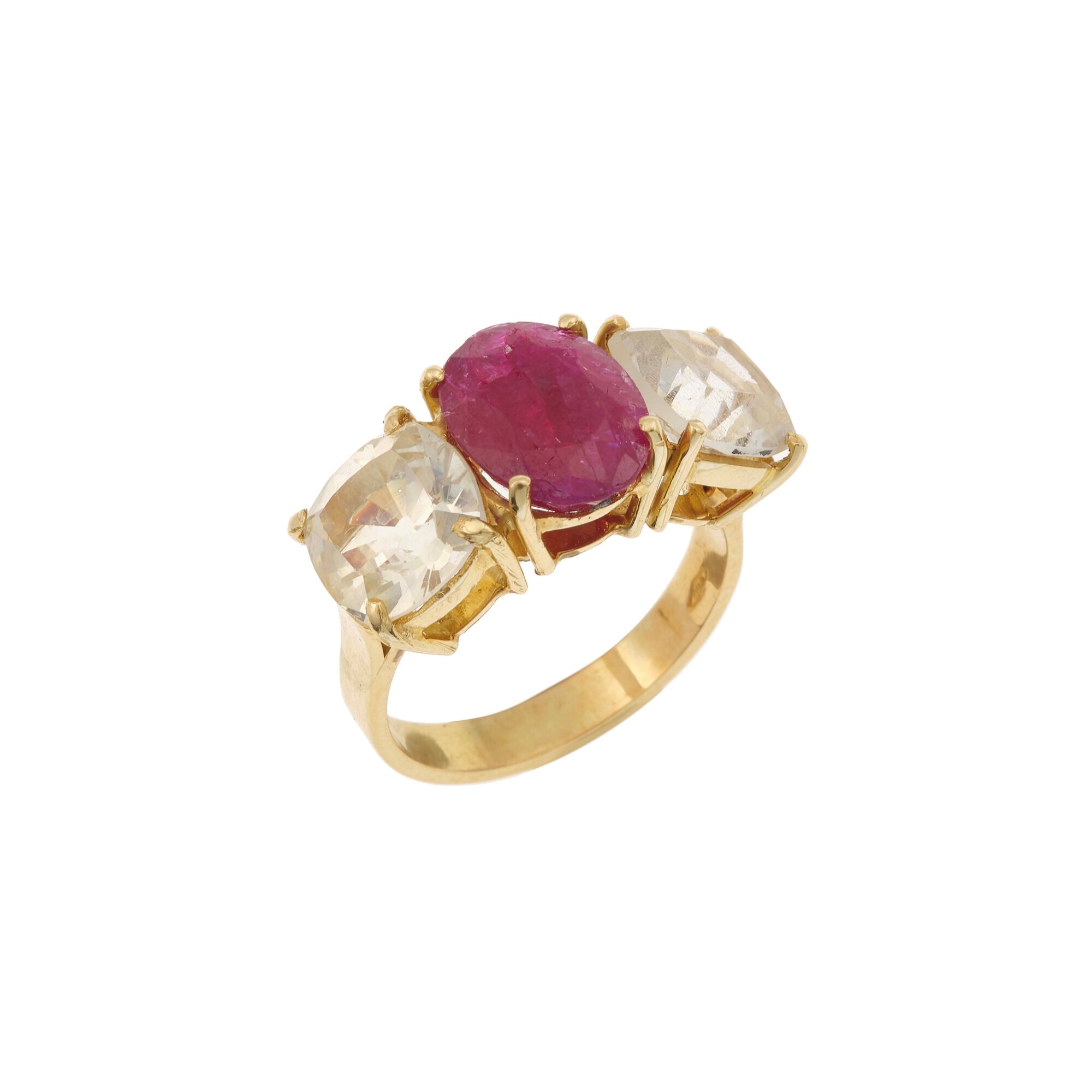 Anello in oro giallo 750/1000 con rubino trattato e zaffiri gialli
